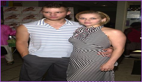 
					Cameron Diaz is probably boning Ryan Phillippe and   Leo DiCaprio too
				