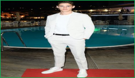 Hero Fiennes Tiffin Age, Weight, Height, Measurements